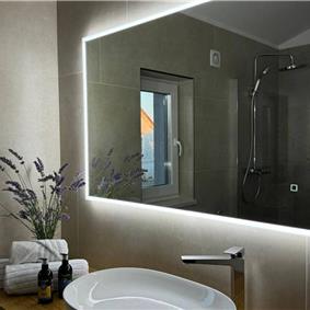 2 bedroom villa with heated pool & tennis court near Zadar, sleeps 4